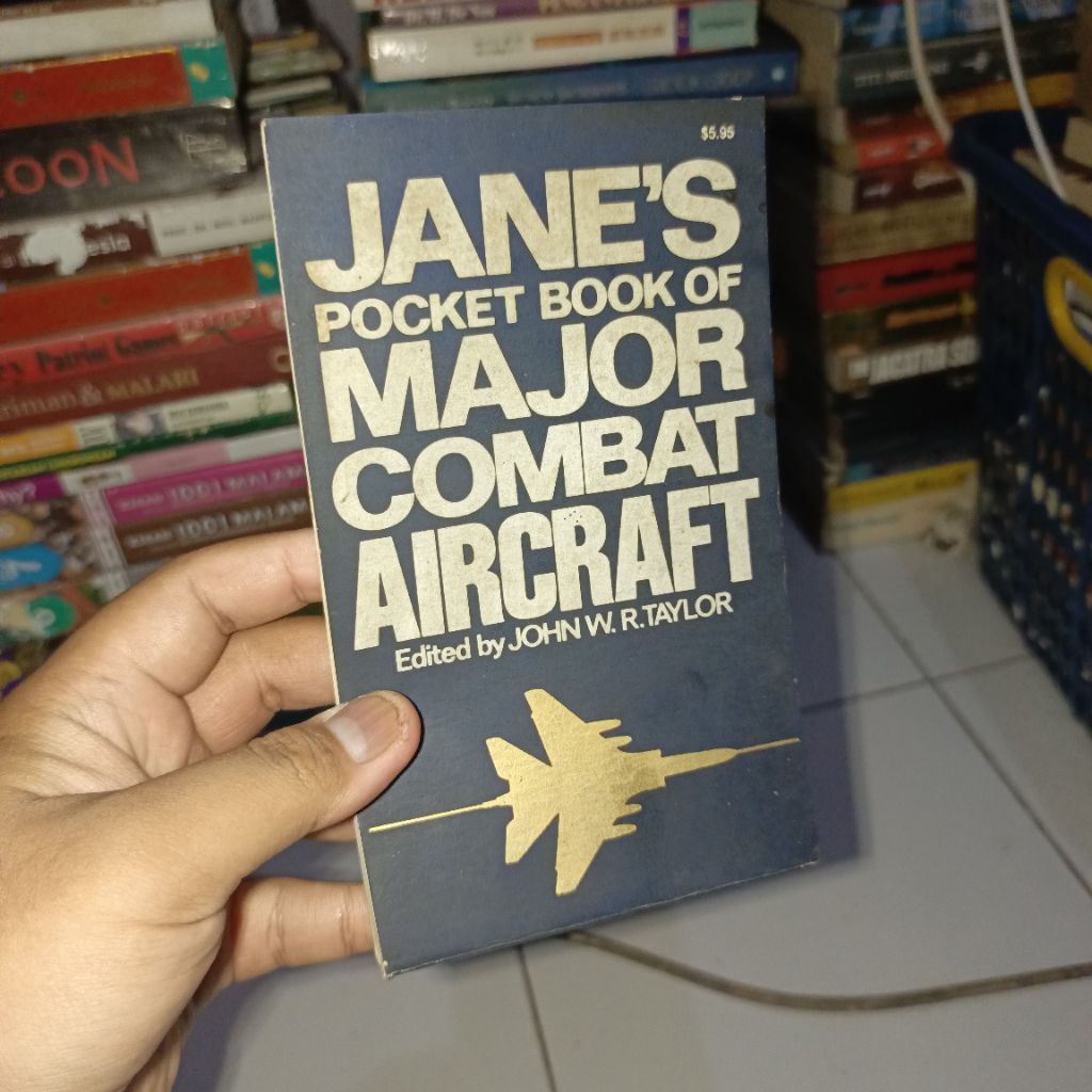 Jane's Pocket Book of Major Combat Aircraft Edited by John W. R. Taylor