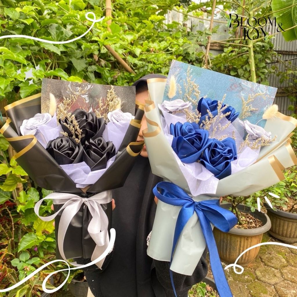 

BUKET BUNGA 5 TANGKAI MAWAR PITA SATIN BUKET WISUDA/BUKET ULANG TAHUN WISUDA