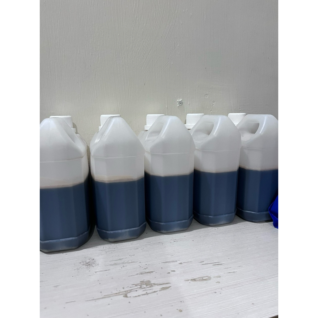 

Madu Hitam (Black Honey)