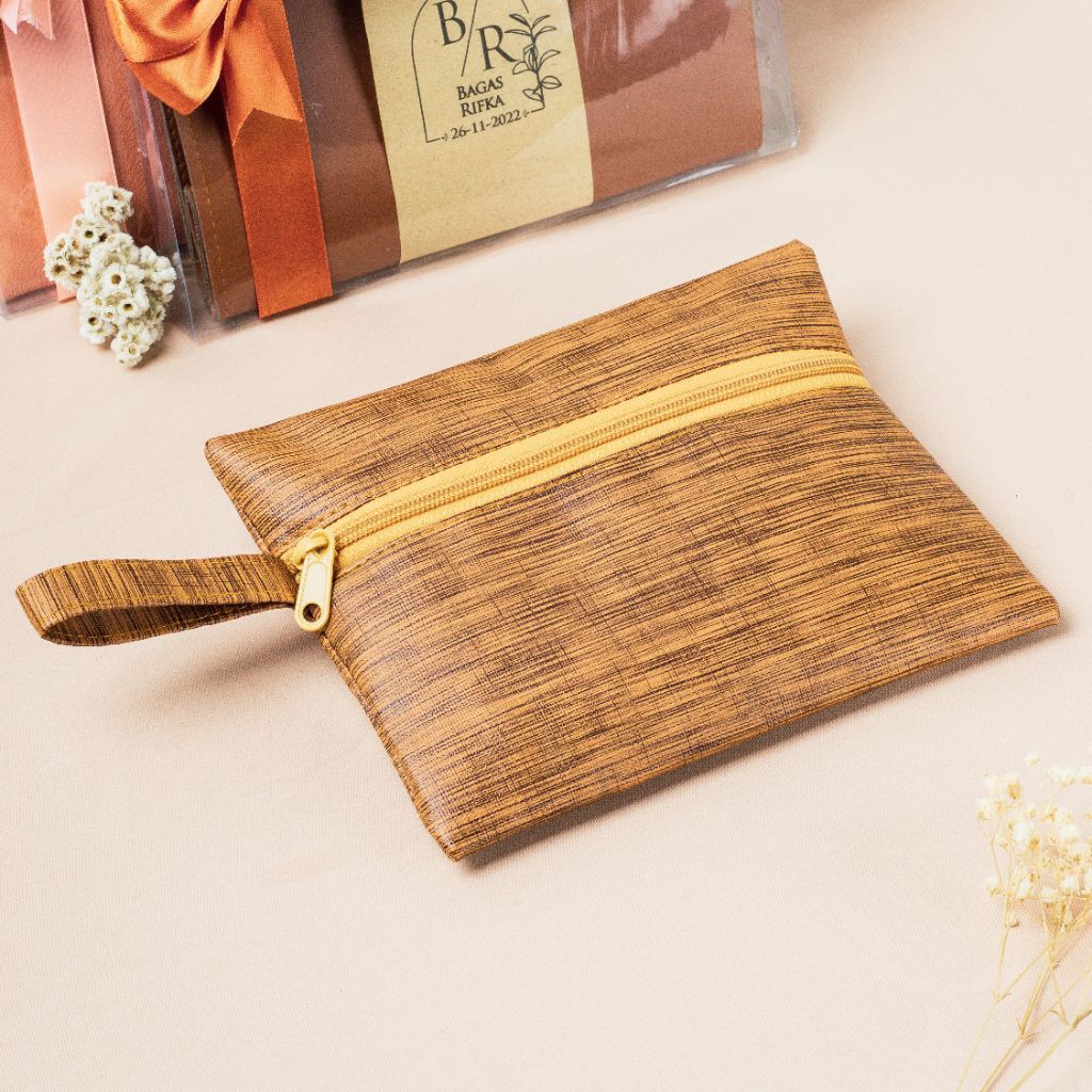 SOUVENIR POUCH ZIPPER SERAT KAYU