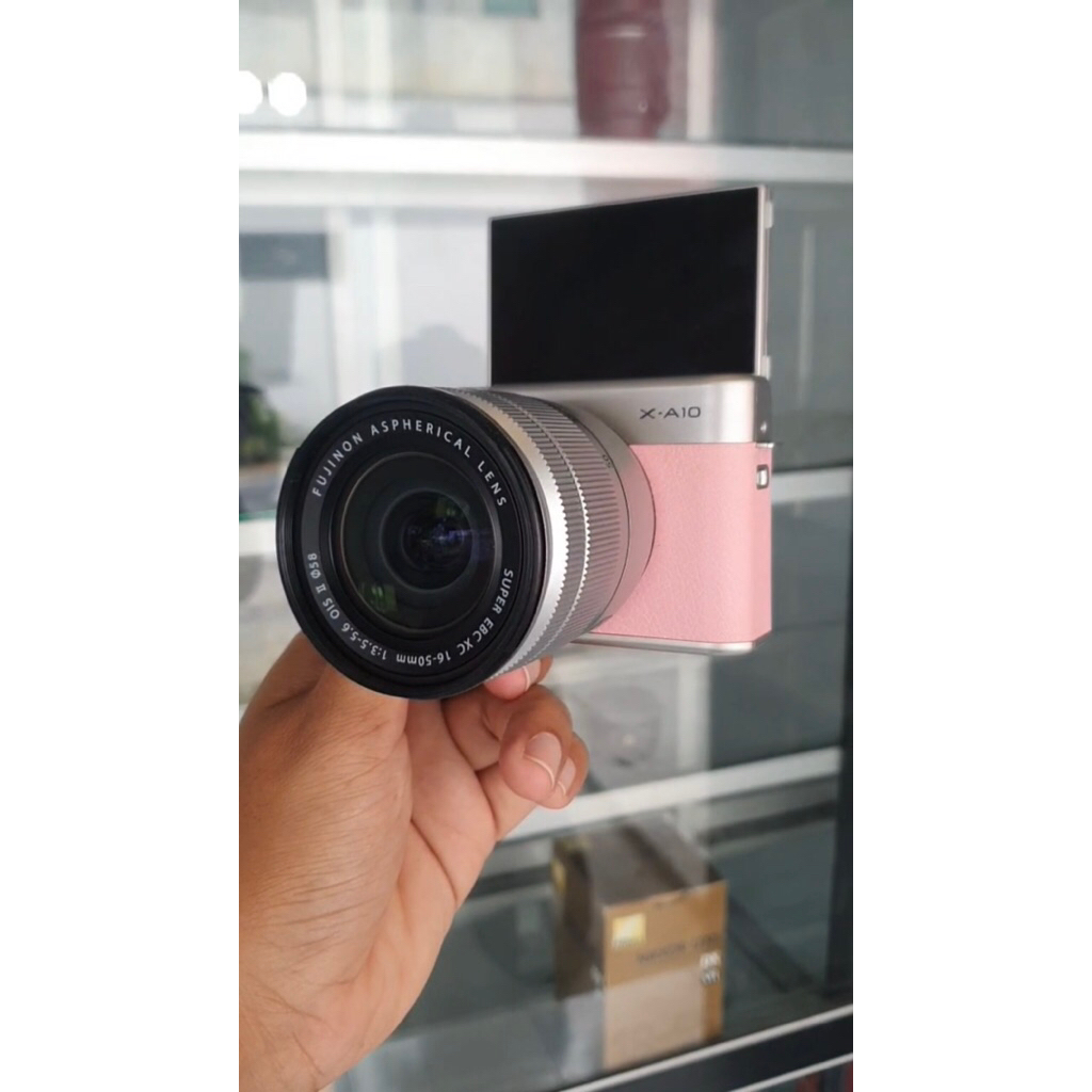 Mirrorless Fujifilm XA10