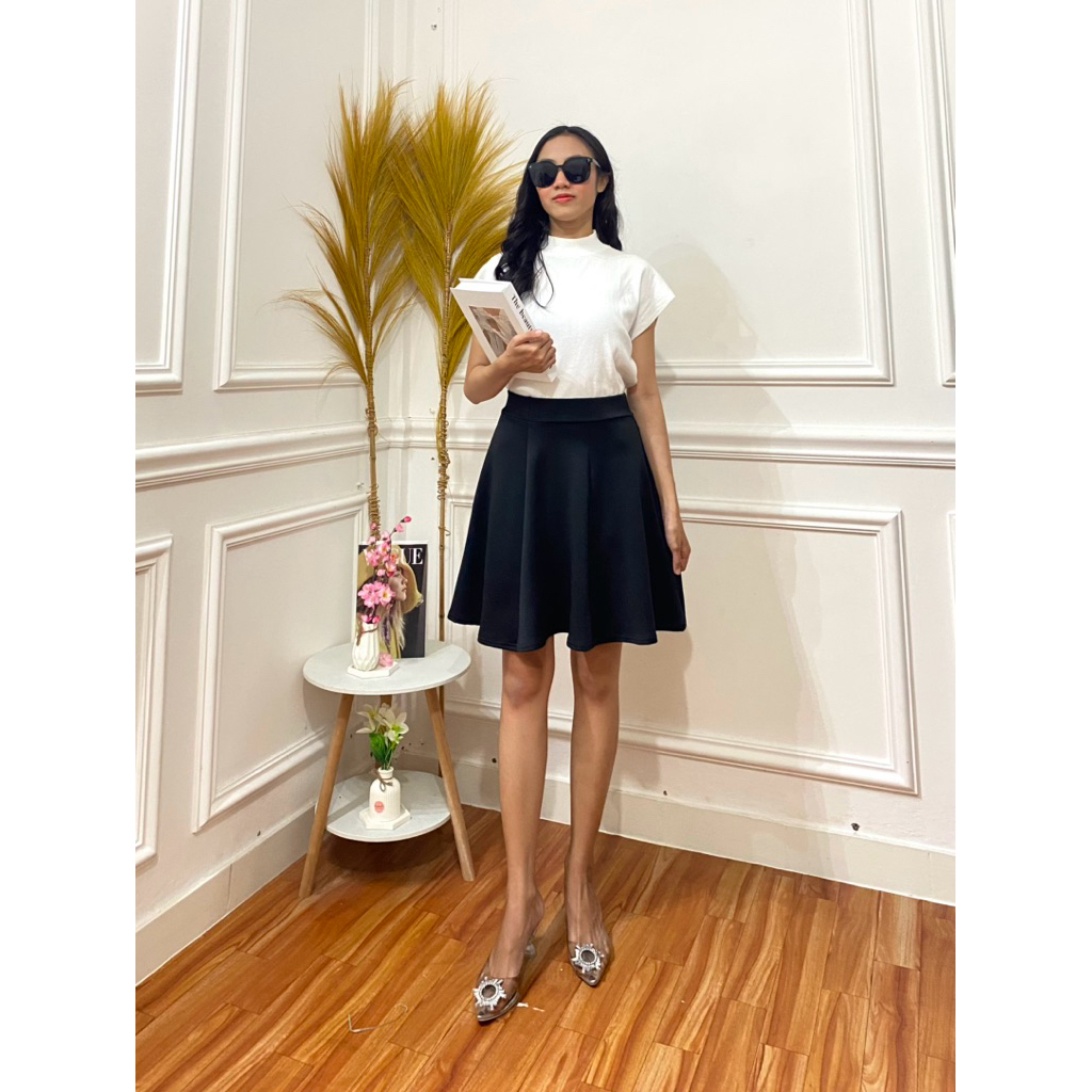 ROK PAYUNG POLOS 3/4 - ROK SCUBA PENDEK WANITA