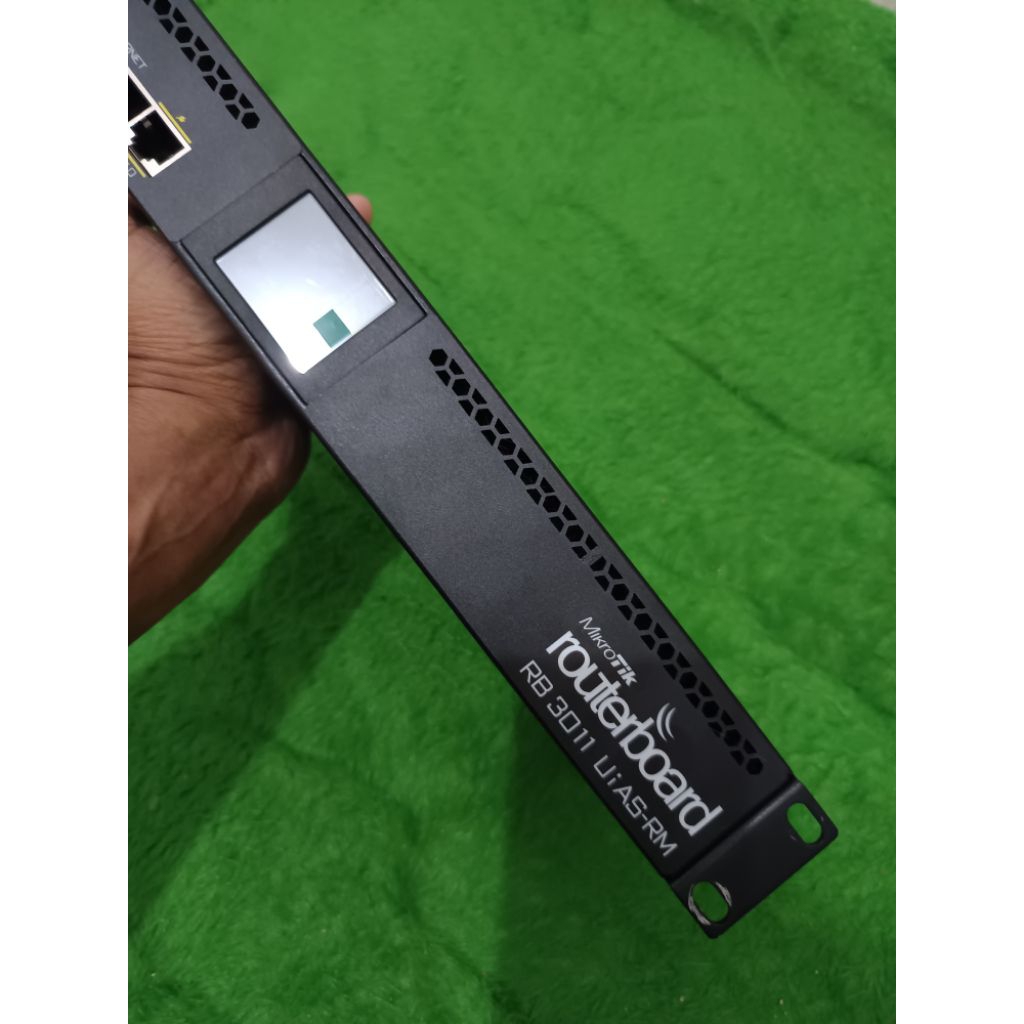 MIKROTIK ROUTERBOARD 3011UiAS -RM SECOND MULUS