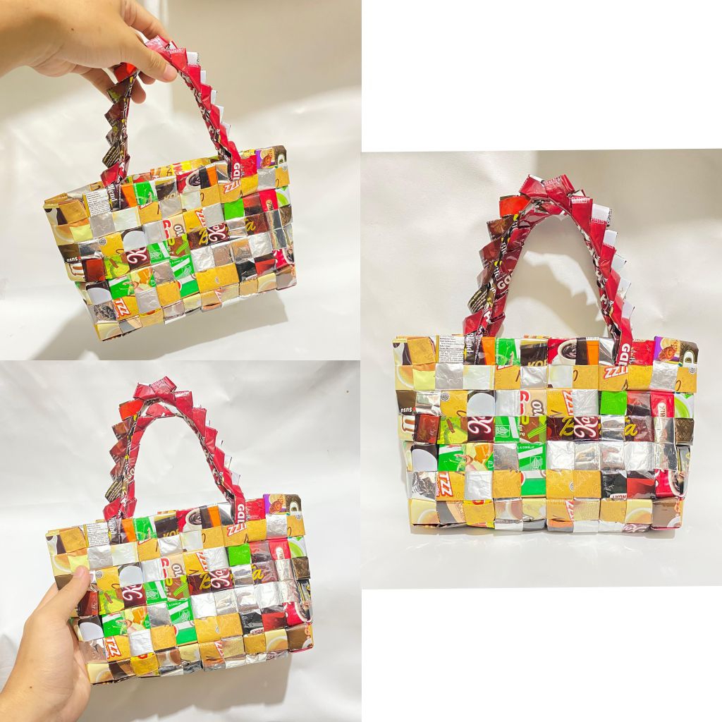 

Prakarya kerajinan tas daur ulang dari bungkus kopi campuran