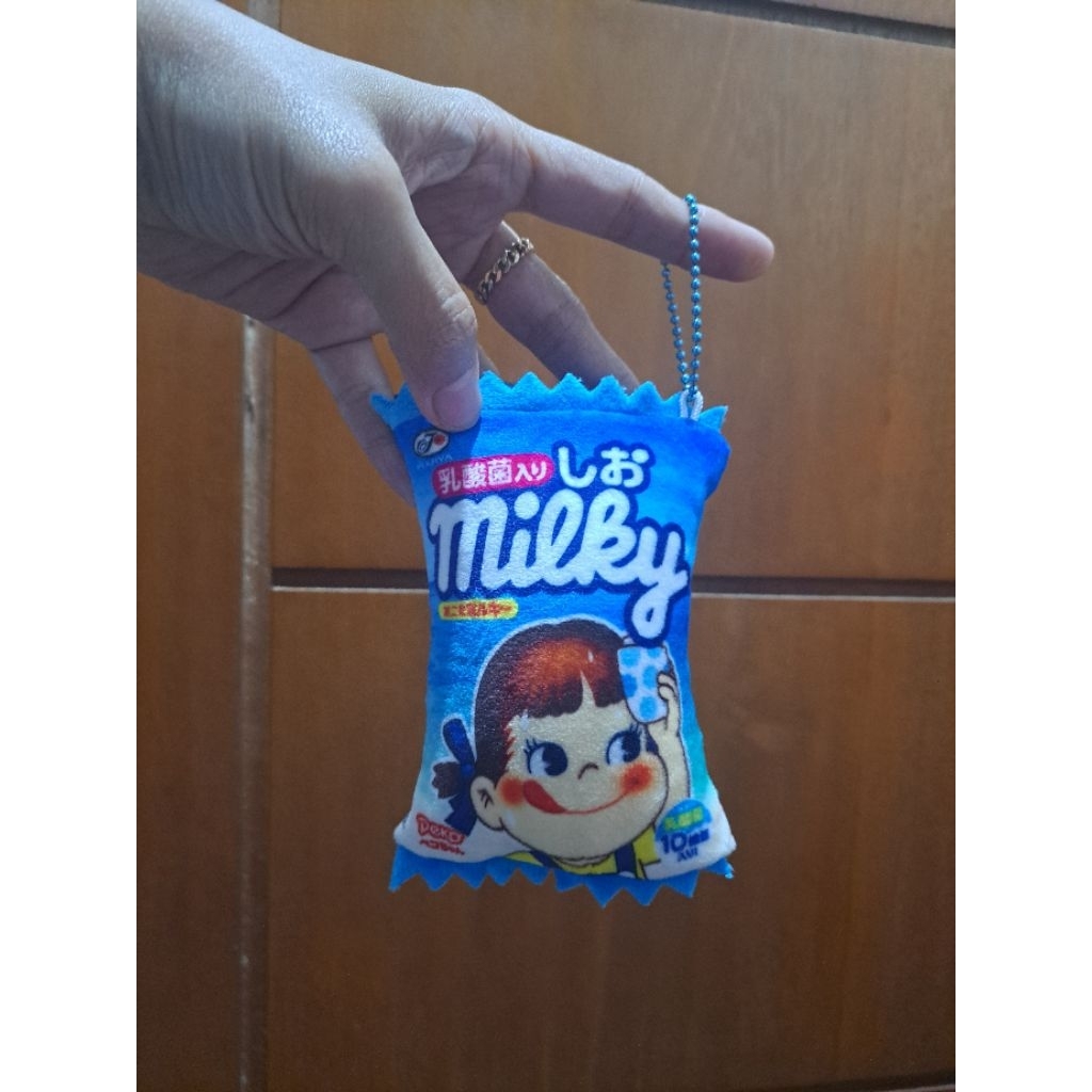Keychain milky elektrik peko