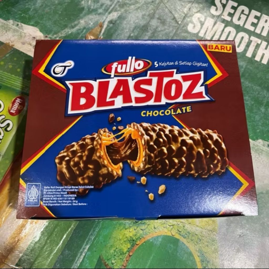 

Fullo Blastoz Chocolate 1 Pak Box 12 Pcs Wafer Roll Coklat Blastoz Crunchy