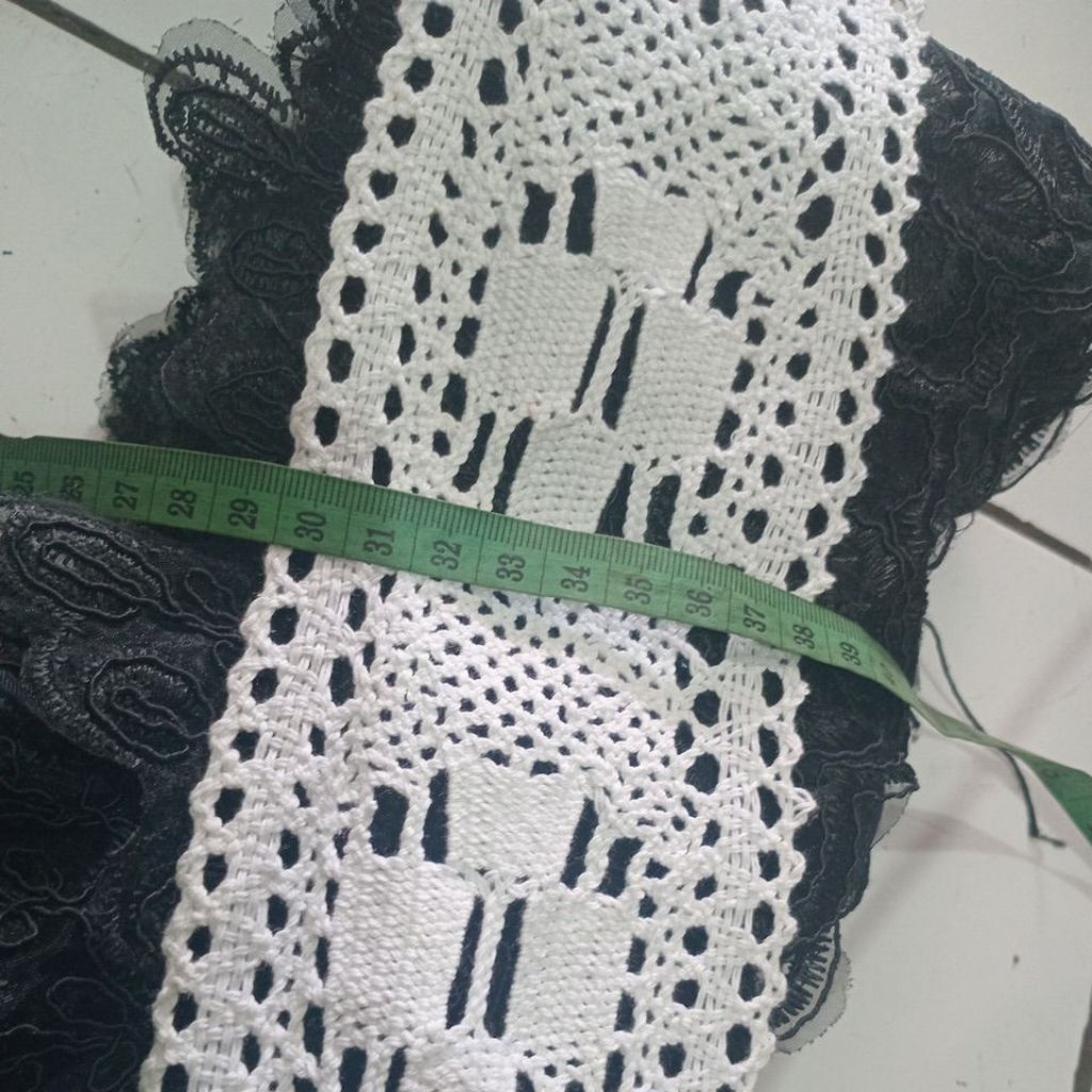 renda kait/rajut 9cm putih meteran