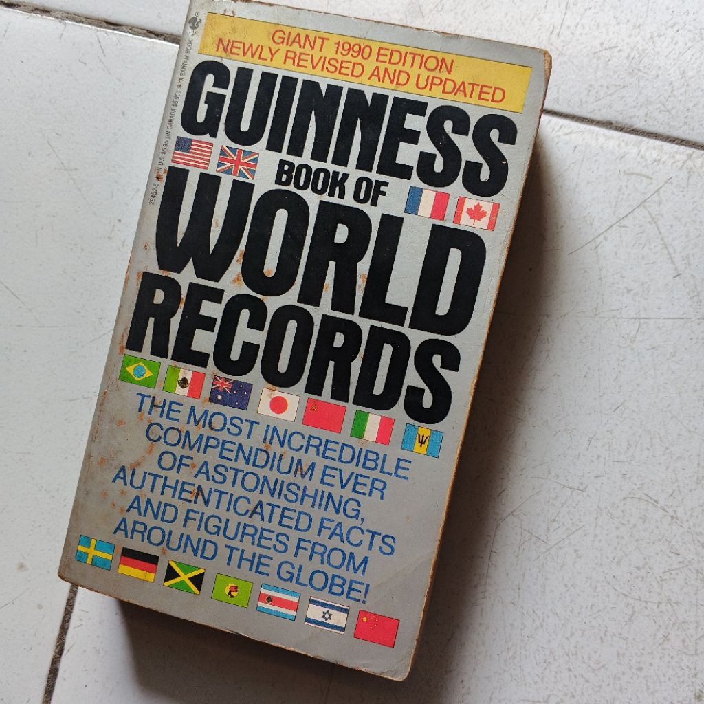 Buku Import GUINNESS BOOK OF WORLD RECORDS 1990