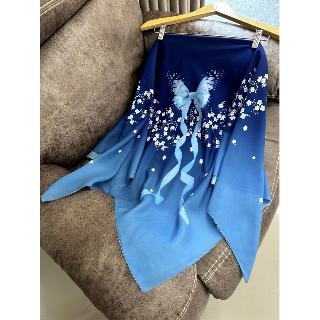 HIJAB SEGI EMPAT VOAL MOTIF SUBLIME KUPU PITA NAVY BIRU MUDA