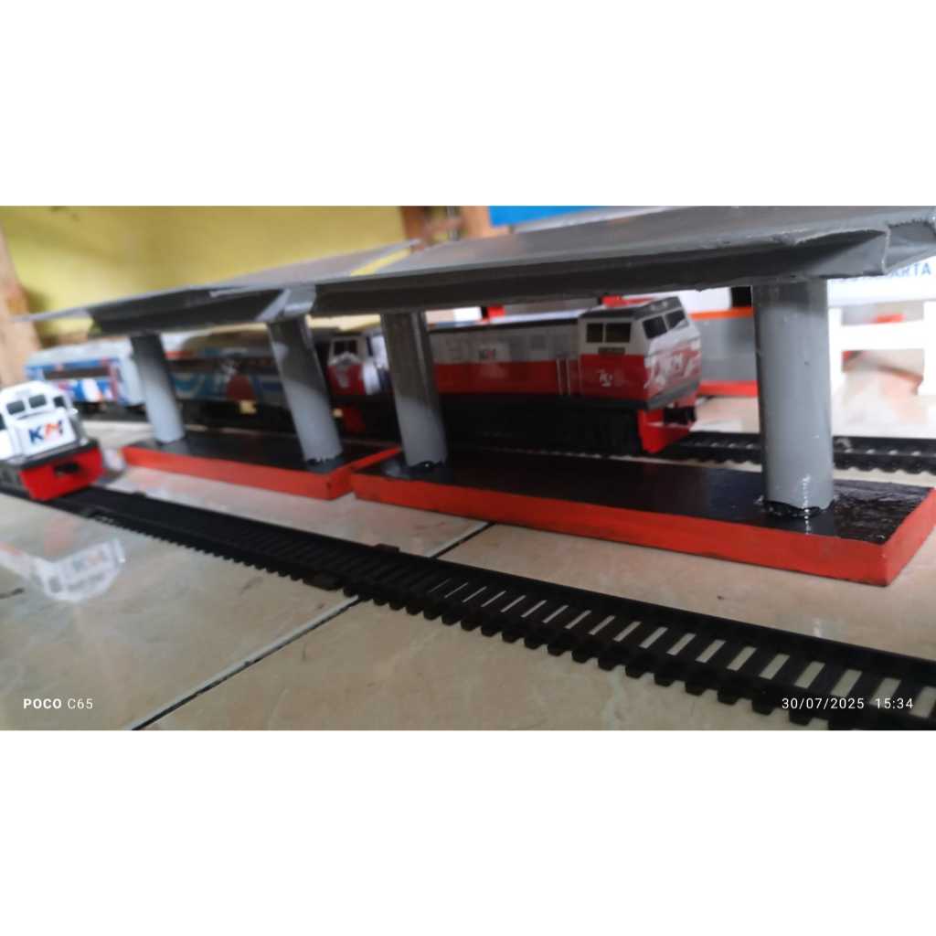 MINIATUR PERON STASIUN mainan miniatur Kereta api indonesia PERON stasiun kereta api Indonesai (hand