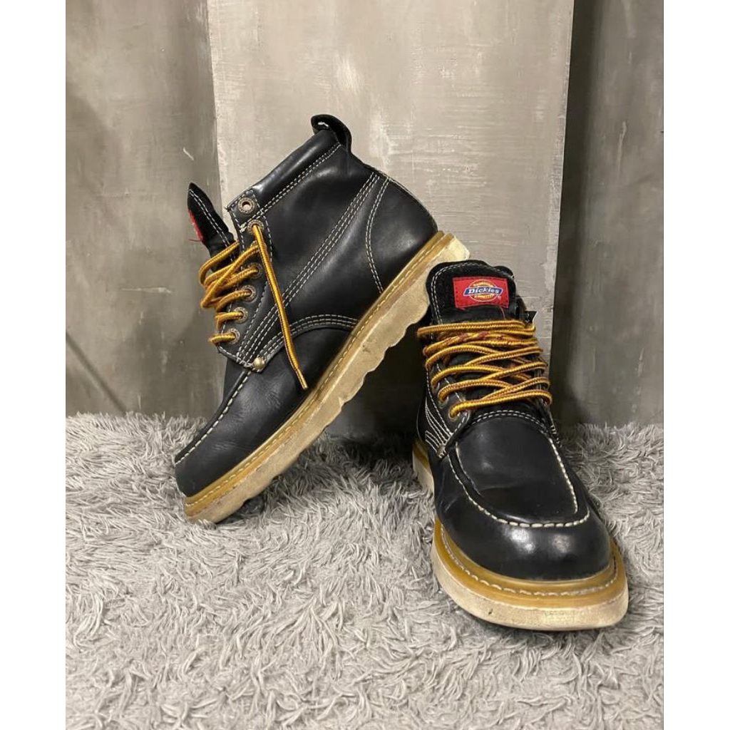SEPATU SECOND DICKIES MOCTOE
