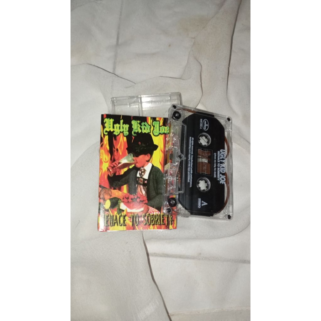 Kaset Rilisan Malaysia Ugly Kid Joe Album Manace To Sobriety