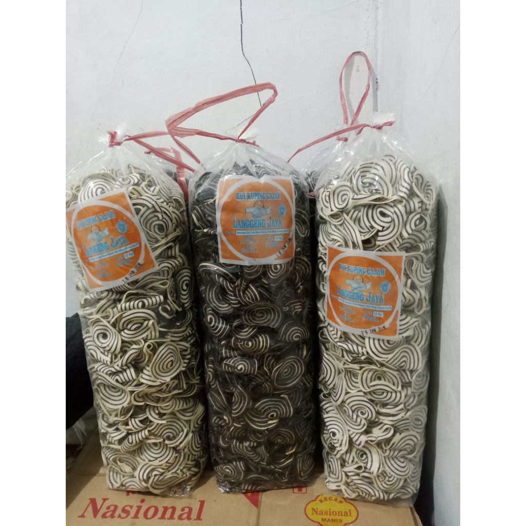 

kue kuping gajah Snack satu bal Gede berat 1000g cemilan enak