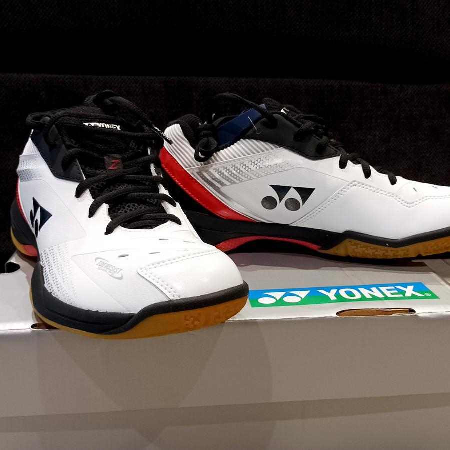 DISKON SEPATU BADMINTON IMPORT YONEX SHB 65 Z3 MEX WHITE RED TERMURAH SEPATU BULUTANKIS MAN/WOMEN