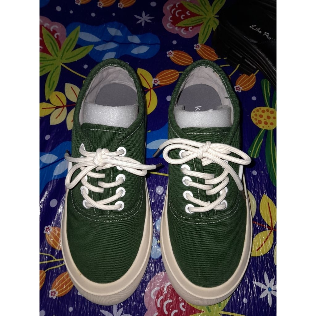 Sepatu Sneakers Kronikel Project