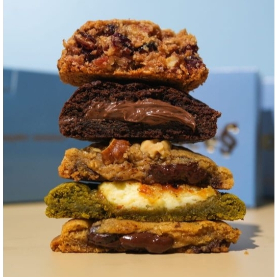 

box of 5 premium cookies