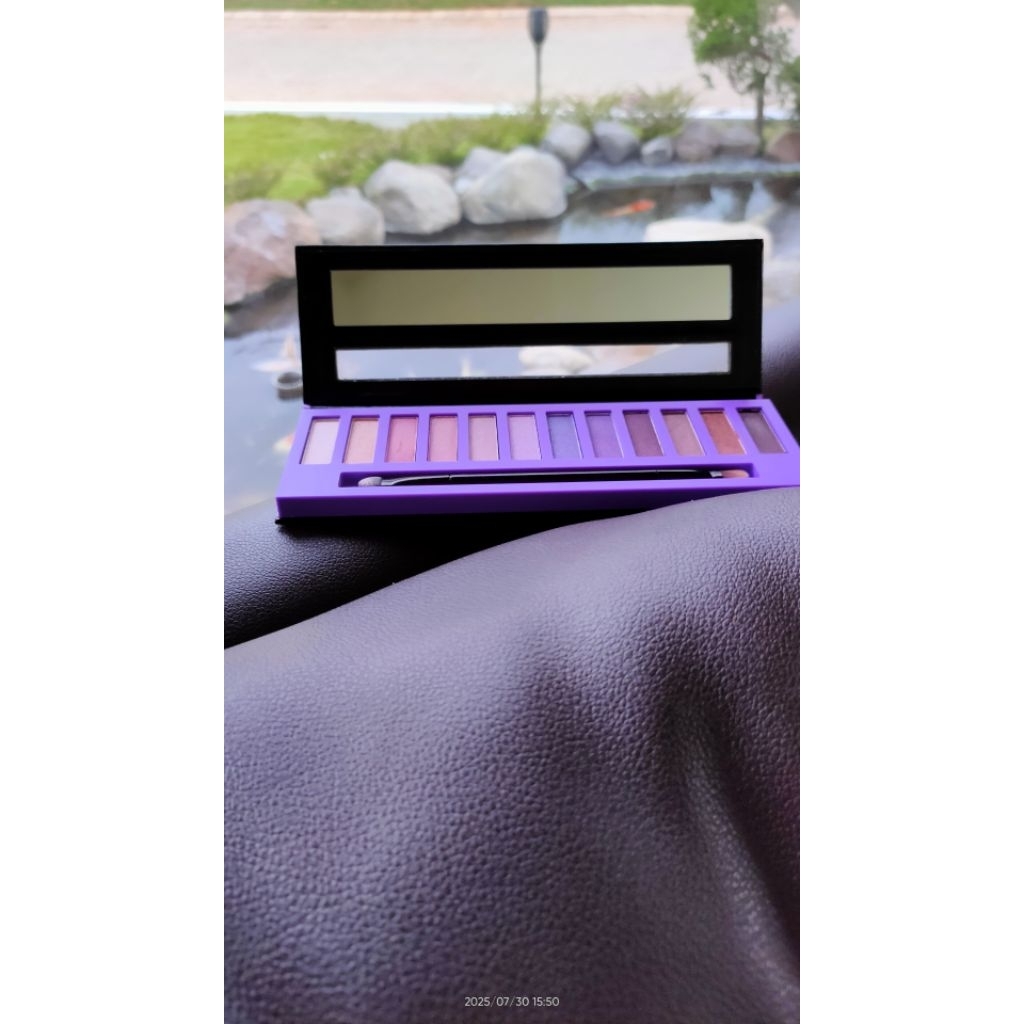 LA Girl Eyeshadow Palette Ultra