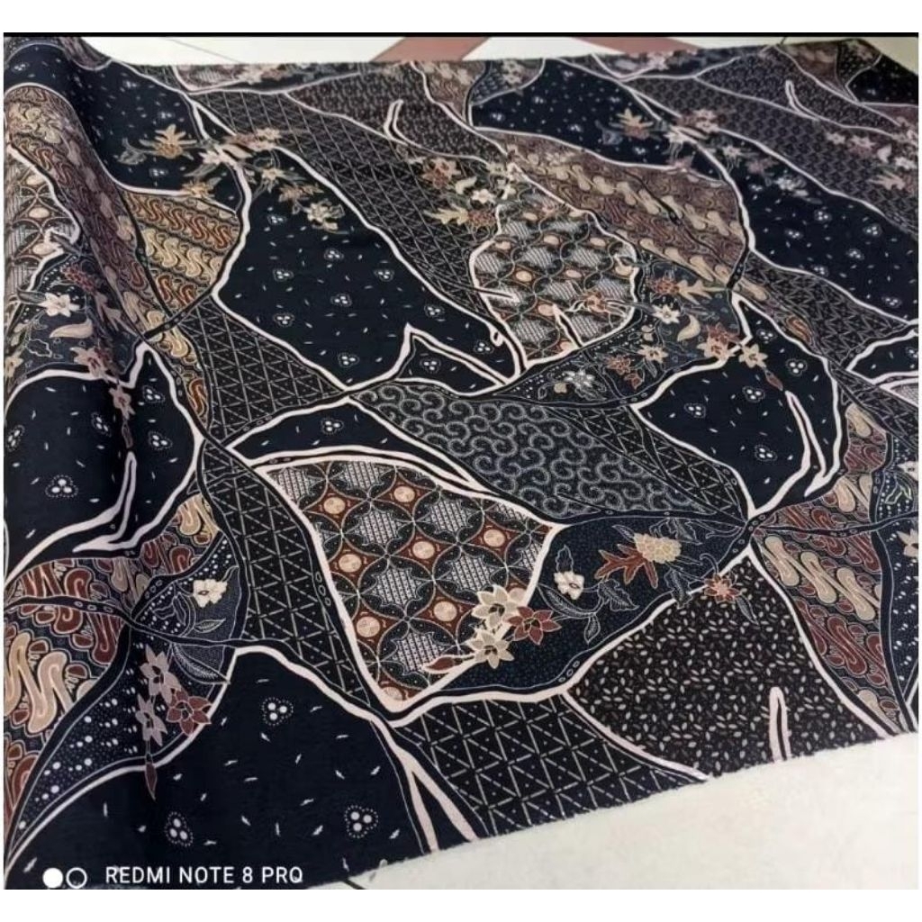 Pesanan brokat dan batik maroon