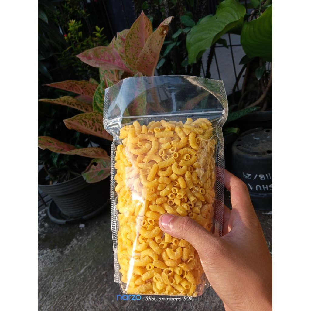 

Cemilannn Jajanan Macroni Cikruhhh Asin Gurih ~ Macroni Cikruhh Varian Rasa Asin Gurihh Kemasan 250 Gram