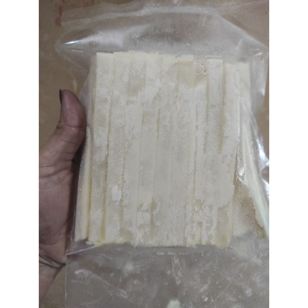 

KEJU EMINA MOZARELLA STIK 500GR