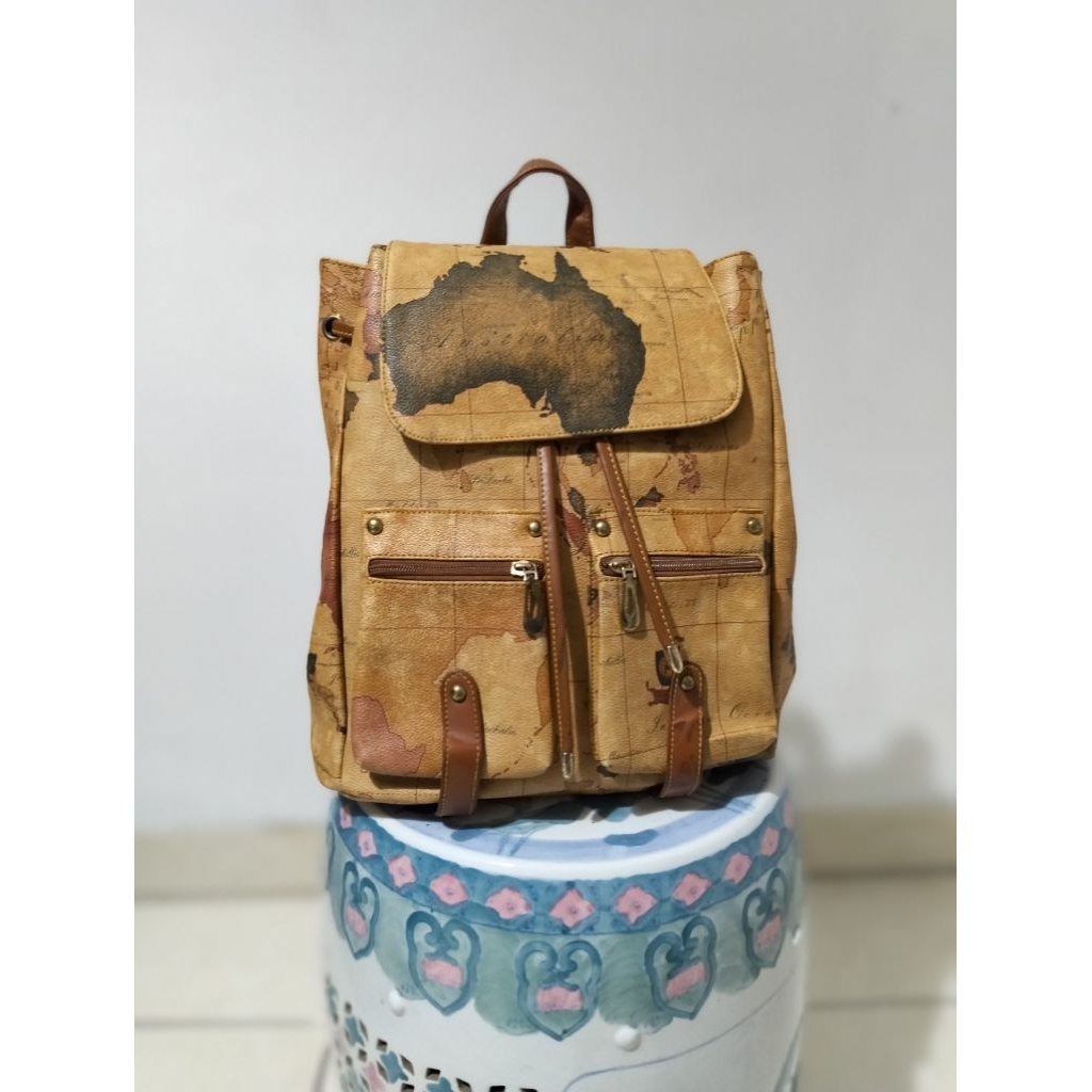 Tas ransel wanita peta