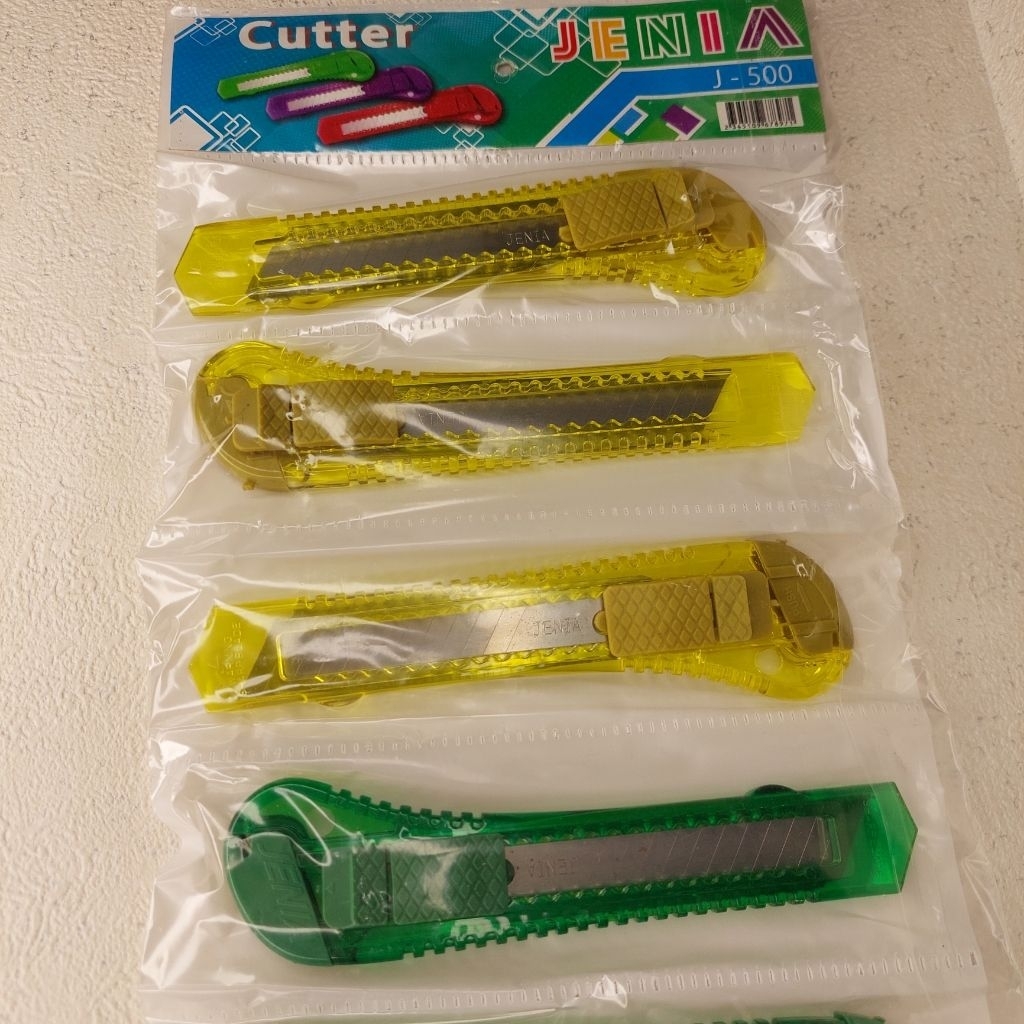 

CUTTER BESAR MURAH PERENCENG ISI 12 AMANDA