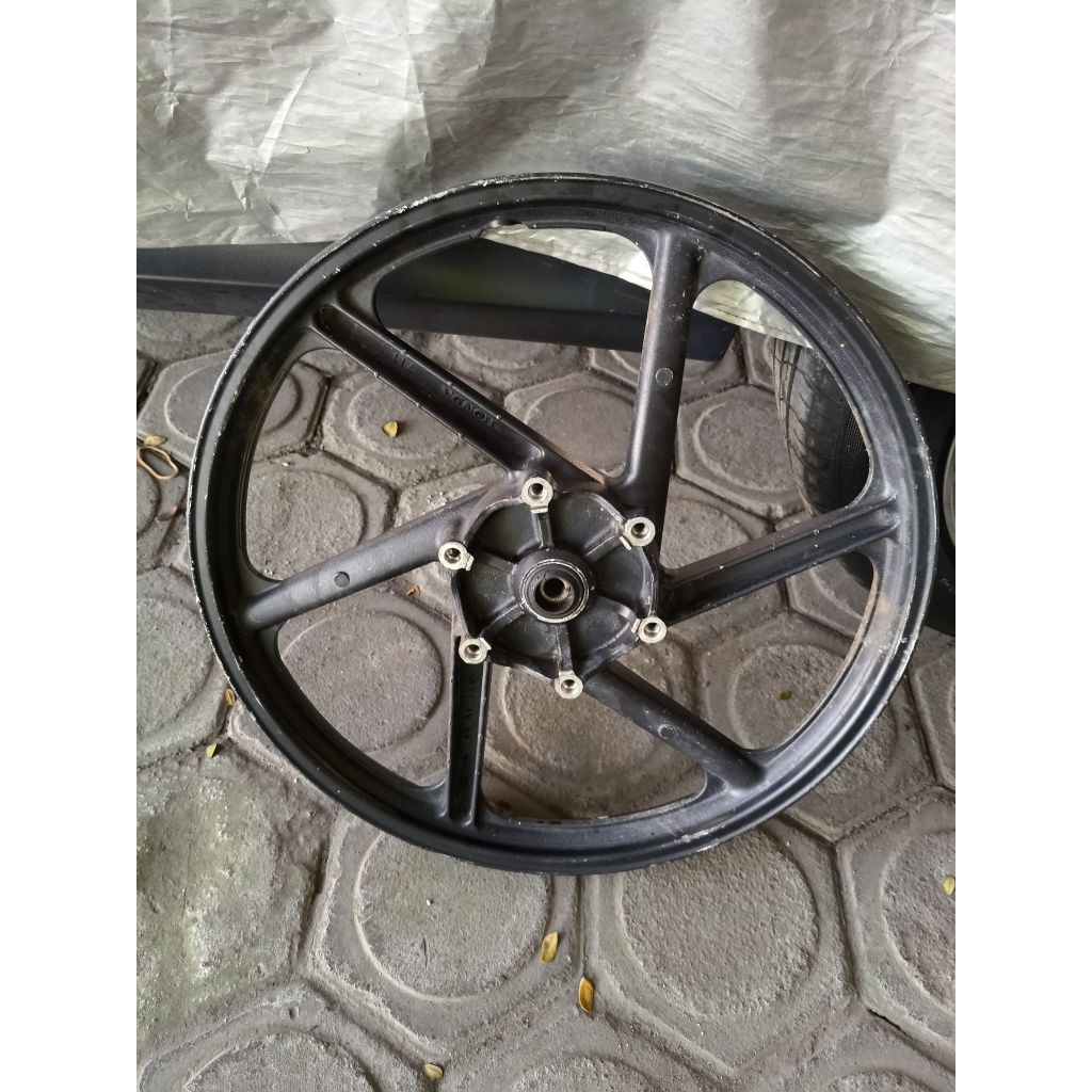 VELG CW DEPAN ORIGINAL COPOTAN MEGAPRO PRIMUS RING 18/VELG PALANG ORIGINAL MEGAPRO PRIMUS RING 18