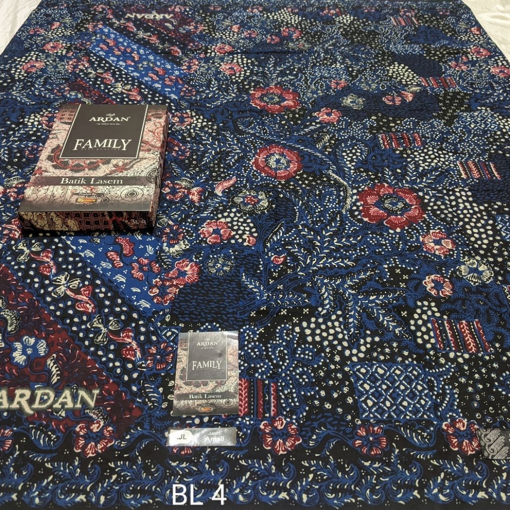 SARUNG ARDAN FAMILY BATIK GOLD ARDAN FAMILY BATIK LASEM BY KETJUBUNG