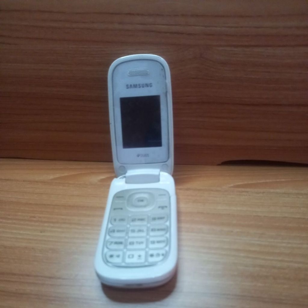 hp samsung flip caramel minus flexibel dan sok flip