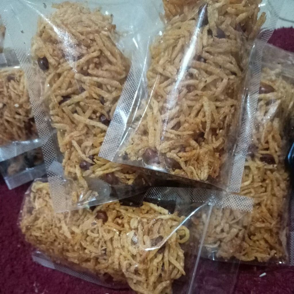 

kentang kering mustofa pedes manis