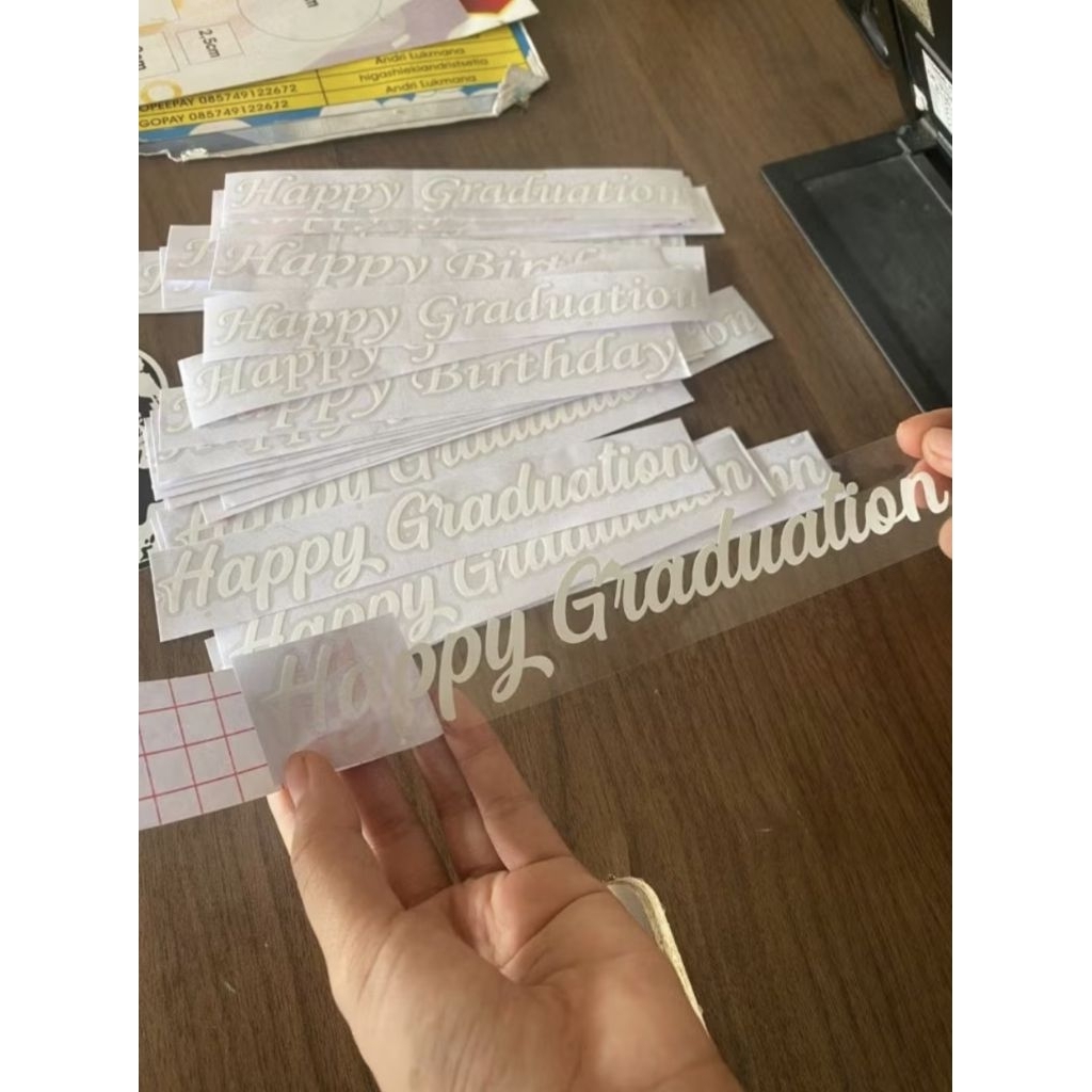 

sticker tulisan huruf stiker pita satin balon ukuran cutting sticker stiker buket viral gosok tempel kaca
