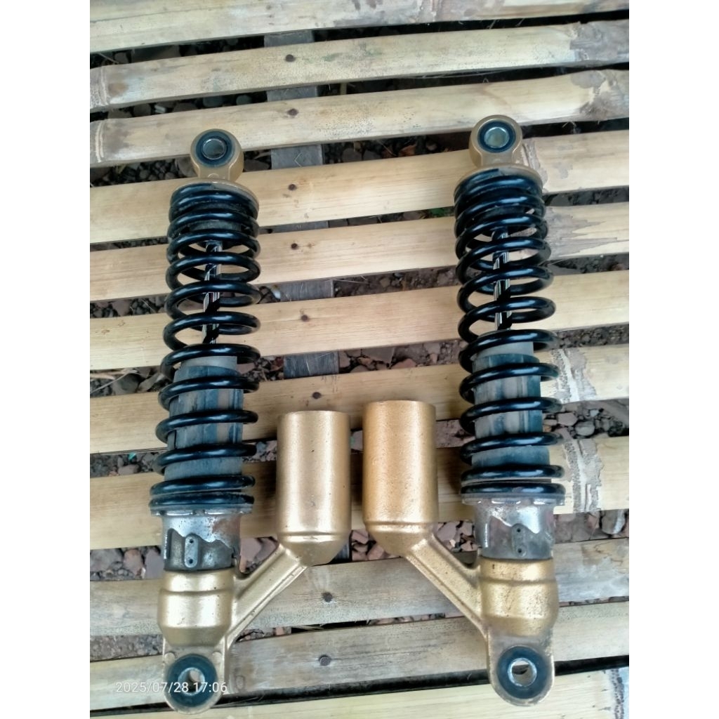 shock belakang Tiger Revo original copotan