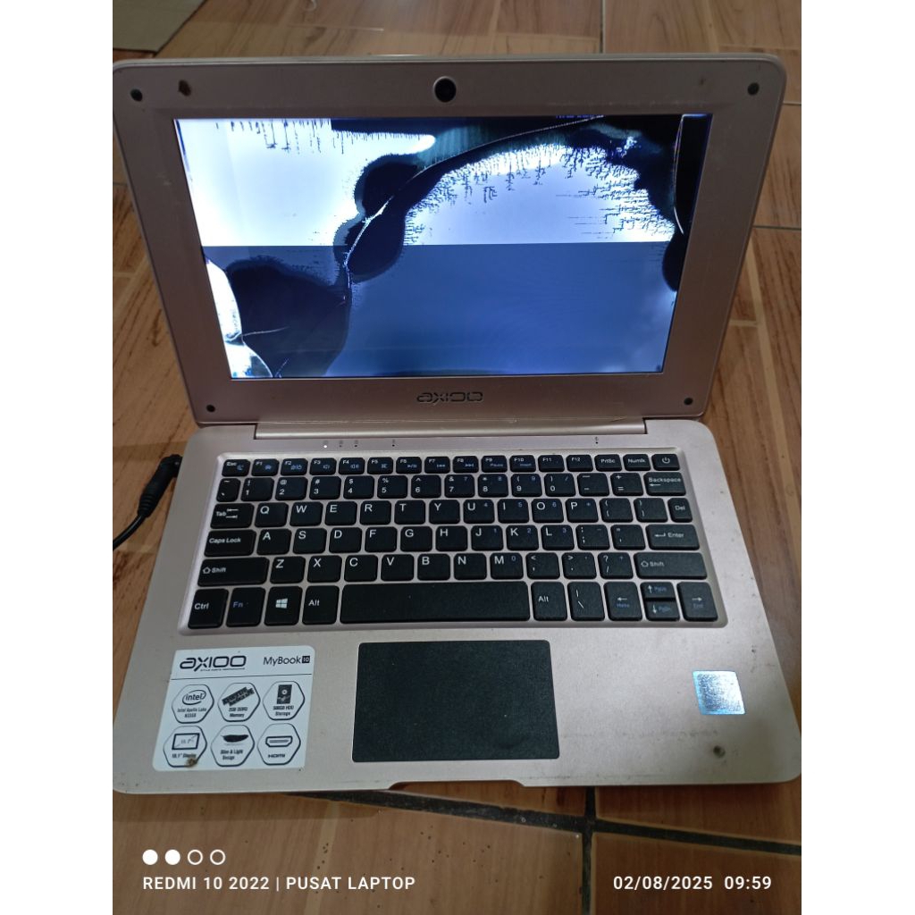 Notebook Axioo P102/Mybook 10 mesin hidup Lcd11in pecah gak ada Carger