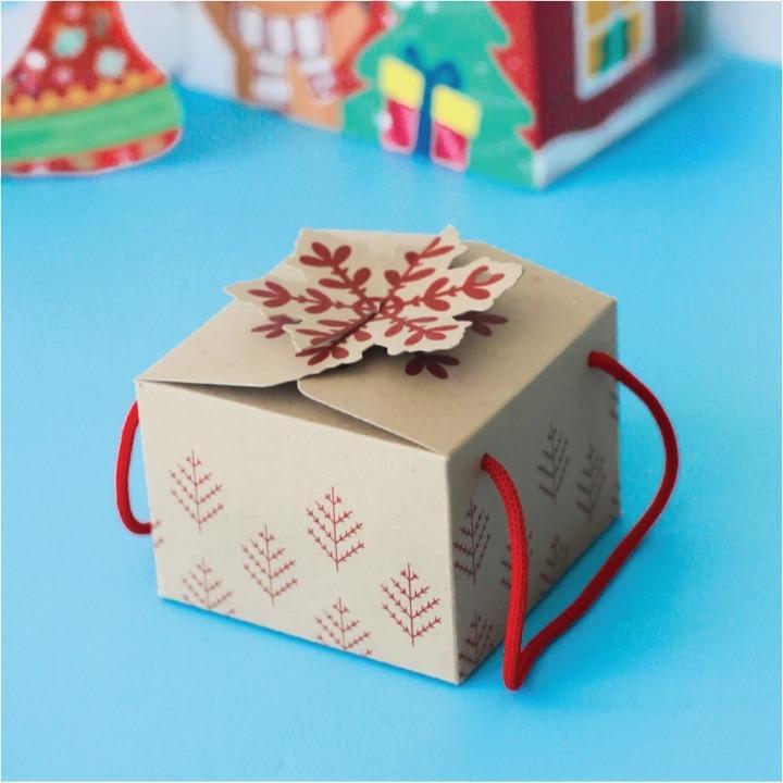 

Cake Box Natal Snowflake isi 1 Toples 250gr Dus Kue Kering Xmas Packaging Roti Hampers Christmas
