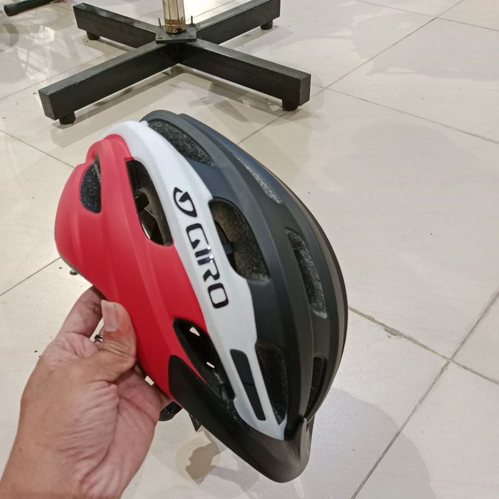Helm sepeda MTB & Roadbike merk Giro
