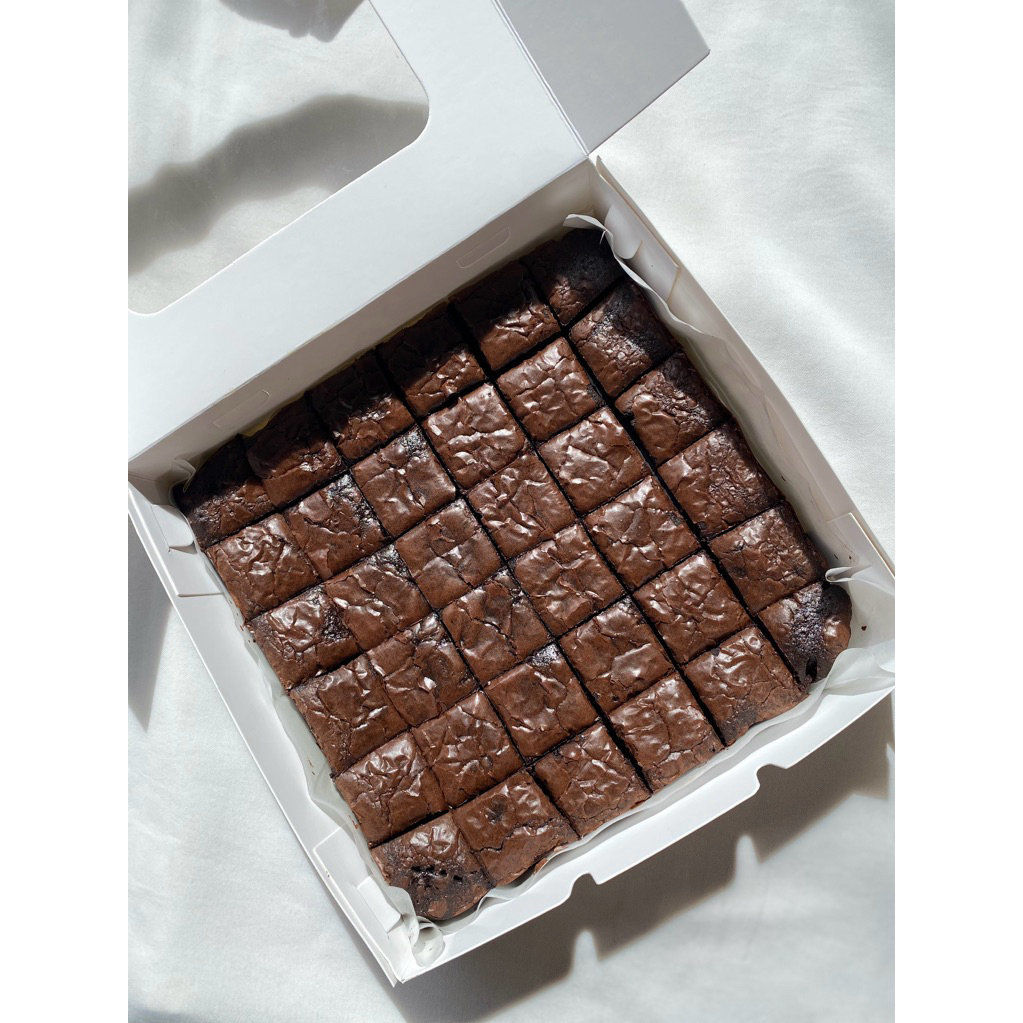 

Fudgy Brownies atau Brownies Panggang Premium Tekstur Moist dan Chewy