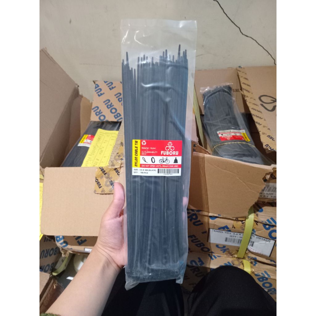 

KABEL TIES Hitam 3.6 x 300mm