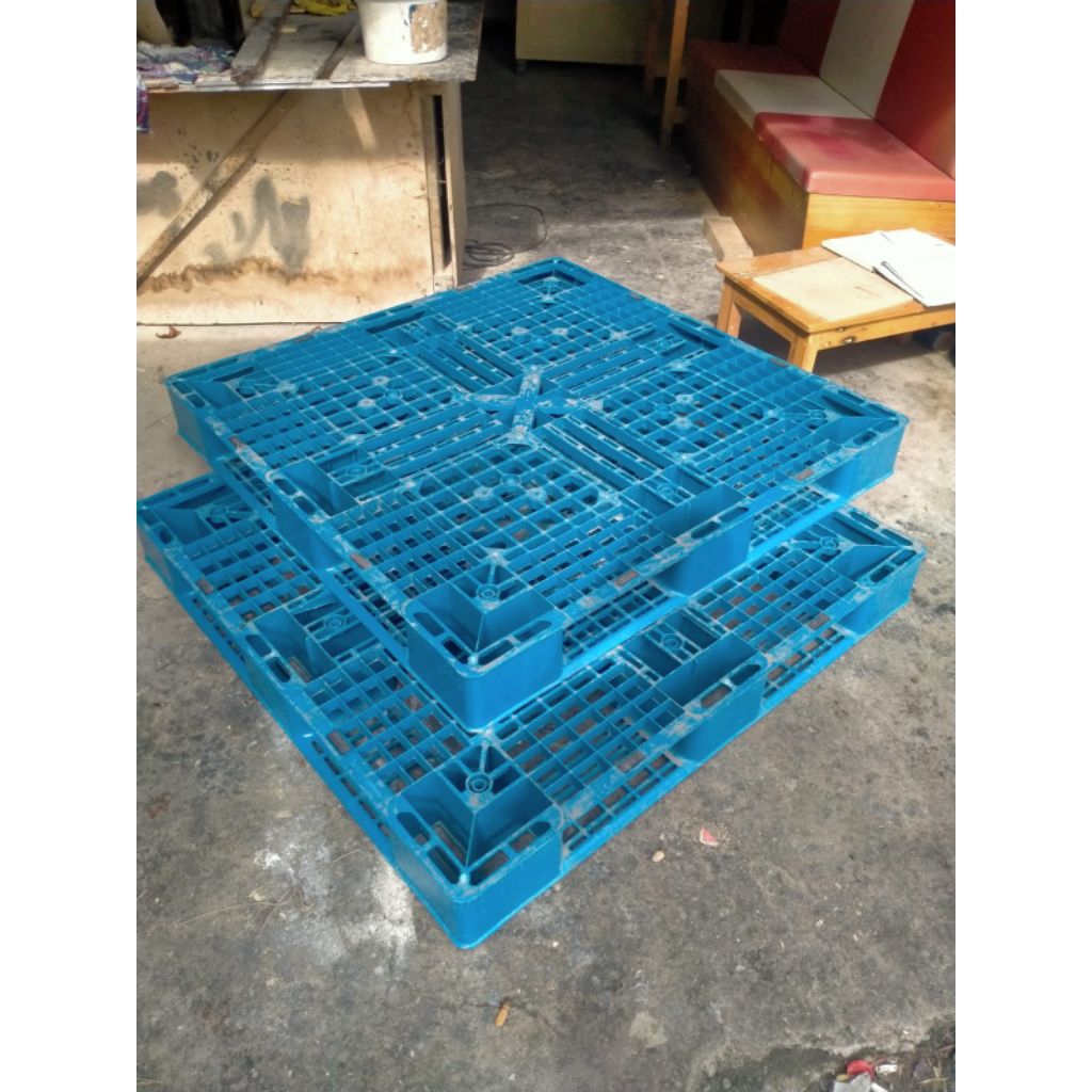 

palet plastik bekas 110x110x12