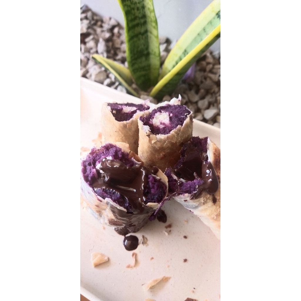 

lumpia ubi coklat lumer frozen (lihat deskripsi)