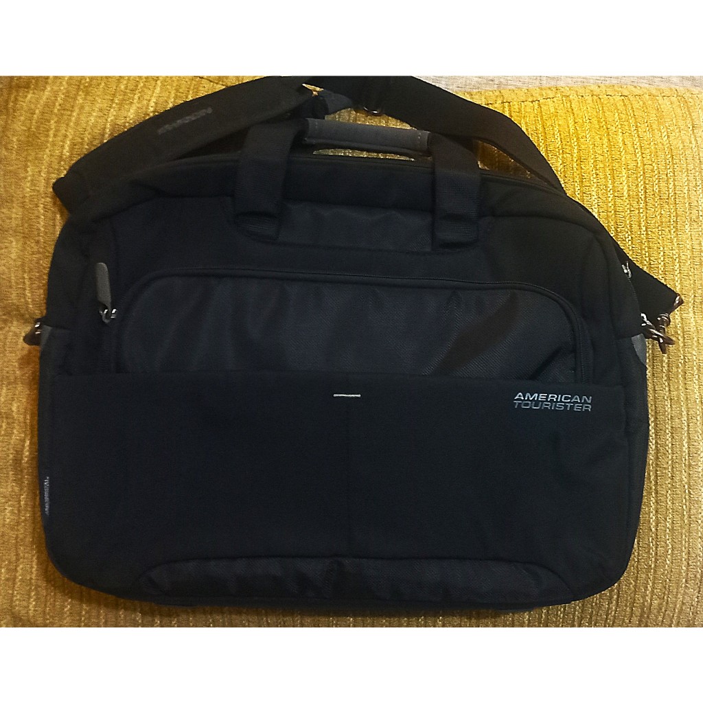 Tas Laptop American Tourister Hitam