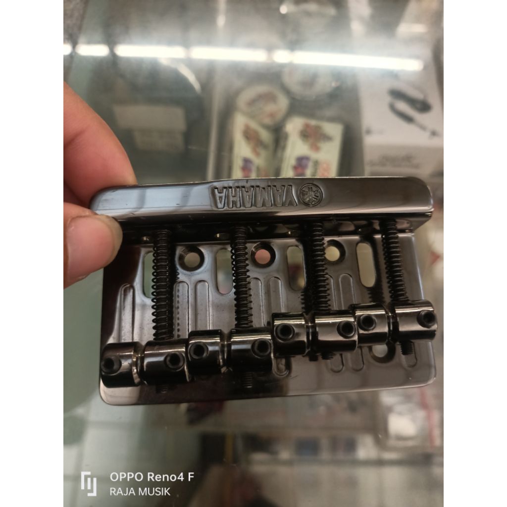 Bridge Gitar Yamaha 4 String Korea G280
