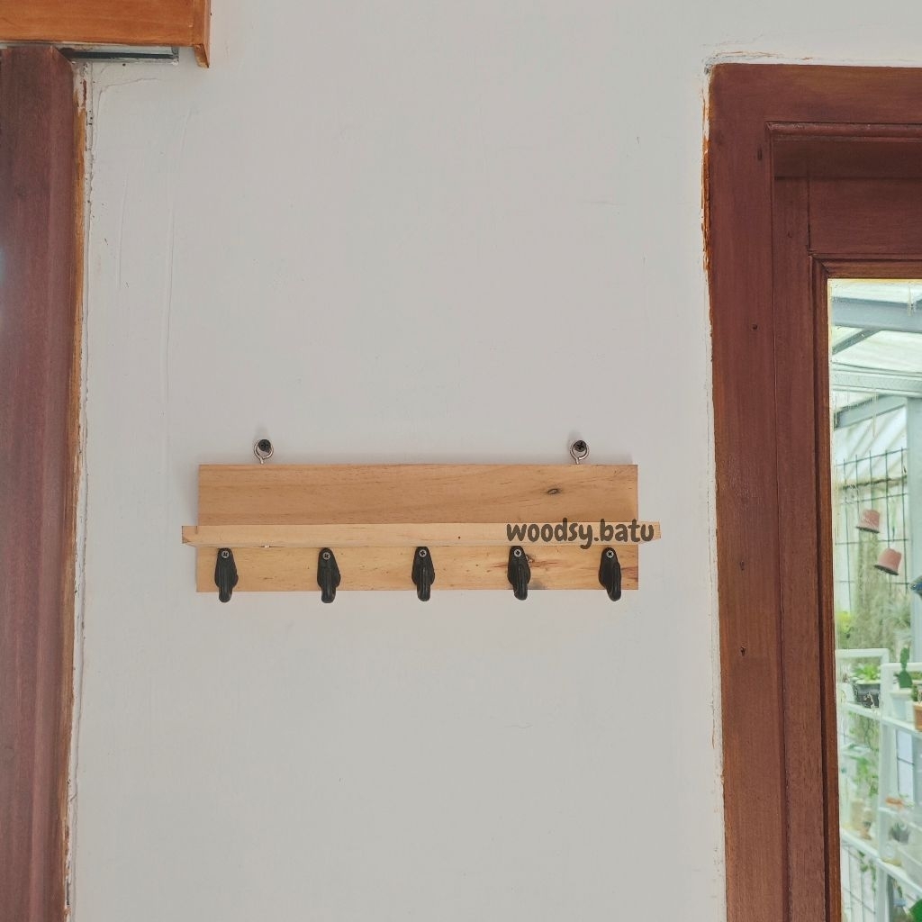 Tempat Gantungan Dinding Serbaguna Estetik Bahan Kayu Palet