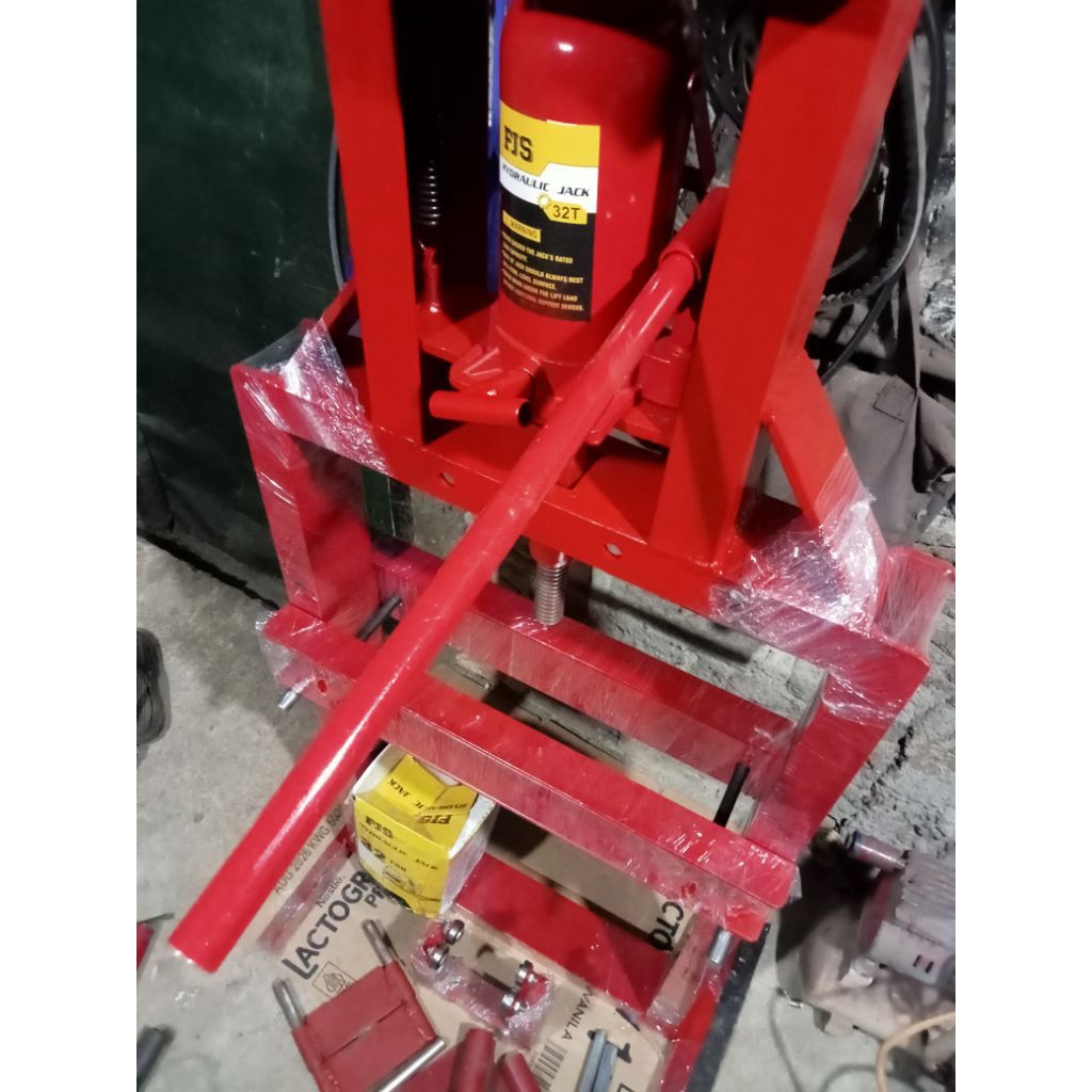 alat pres segitiga motor