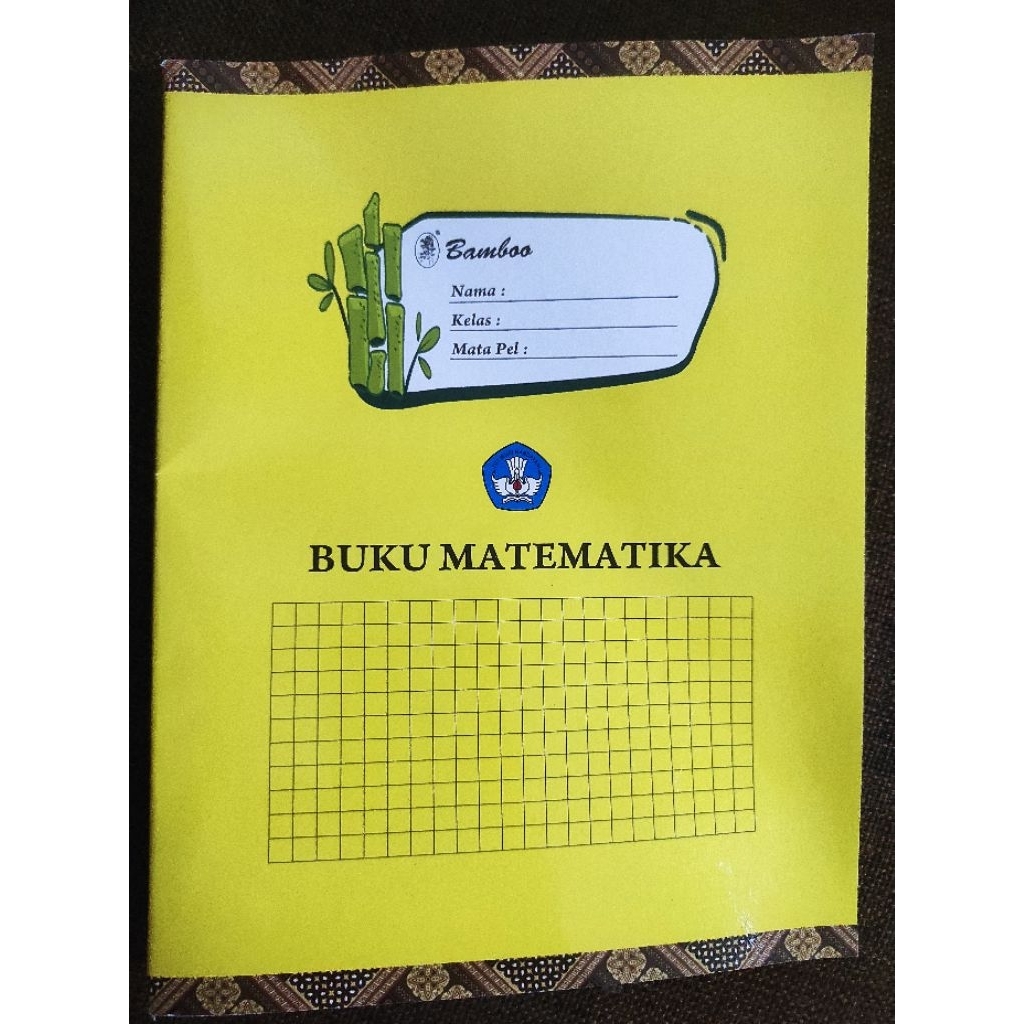

buku tulis matematika kotak-kotak kecil merk "Bamboo