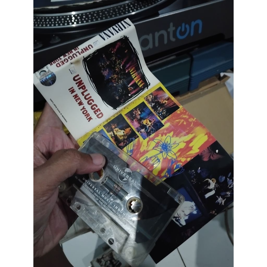 Kaset Pita Band Nirvana Album Unplugged