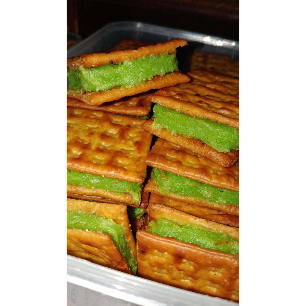 

Kue Gabin Pandan