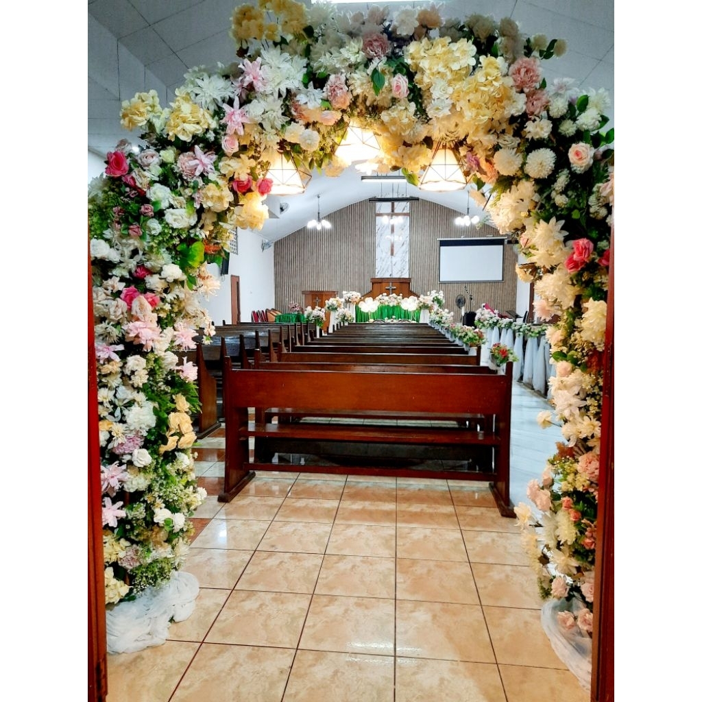 Dekorasi Gereja / dekorasi pemberkatan gereja / dekorasi pernikahan + 8 standing flower + entrance g