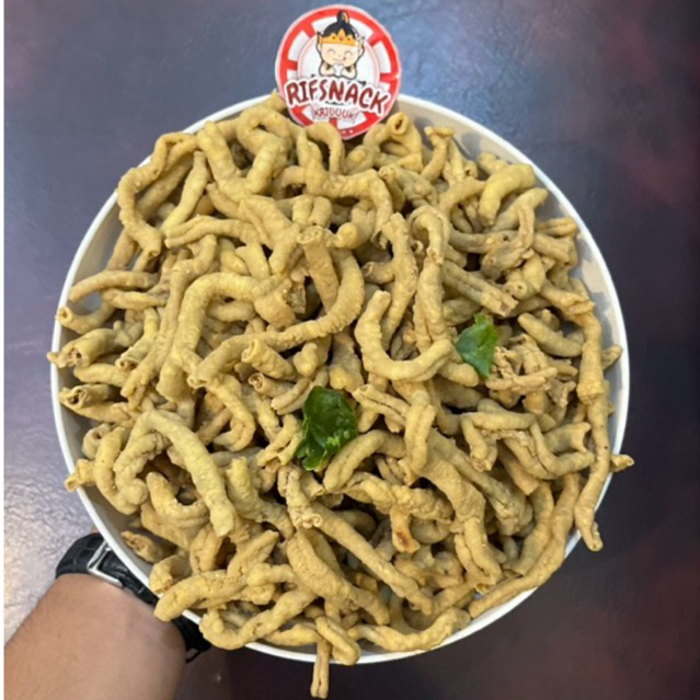 

USUS CRISPY ORIGINAL / TIDAK PEDAS DAUN JERUK PREMIUM MAKANAN RINGAN CAMILAN /OLEH OLEH KERIPIK/ KRIPIK LEZAT GURIH BERGIZI