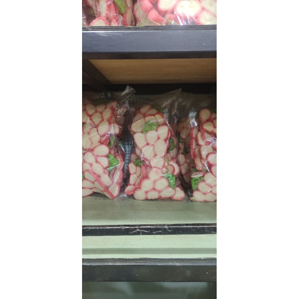 

KEMPLANG ANGGUR pempek Lala 26 ilir palembang