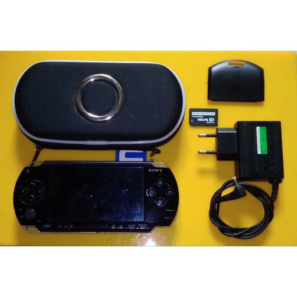 Sony Psp Fat Seri 1000 Sudah Update CFW 6.61 PRO-C Permanen + Memory 8GB Full Ratusan Game isi Sekit